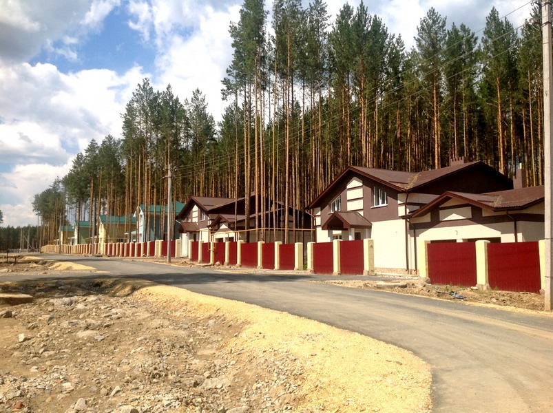 Поселок екатеринбург сайт. Дачный поселок Европа Сысерть. КП Орленок Сысерть. Коттеджный посёлок заповедник Сысерть. Орленок Сысерть коттеджный поселок.