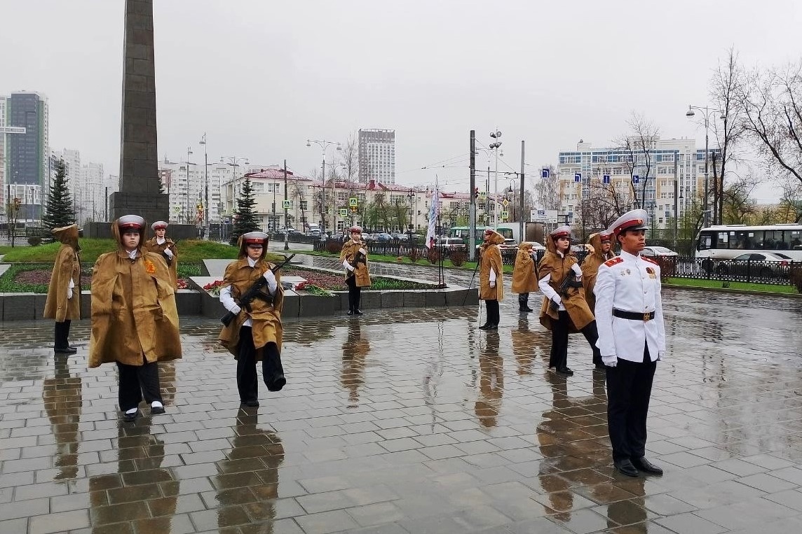 Юные кадеты Двуреченска несут Вахту Памяти в Екатеринбурге