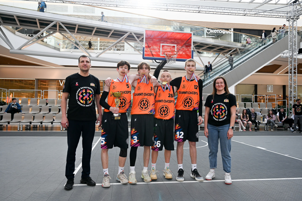 Илья Кривоногов: «Стать чемпионами России в школьной баскетбольной лиге реально» Илья Кривоногов: «Стать чемпионами России в школьной баскетбольной лиге реально»