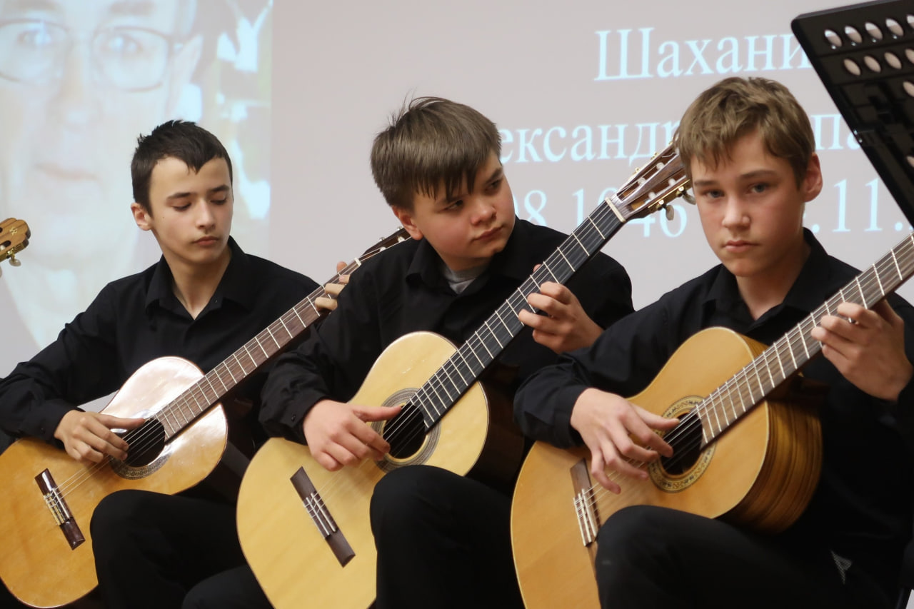 Светлой памяти учителей Светлой памяти учителей