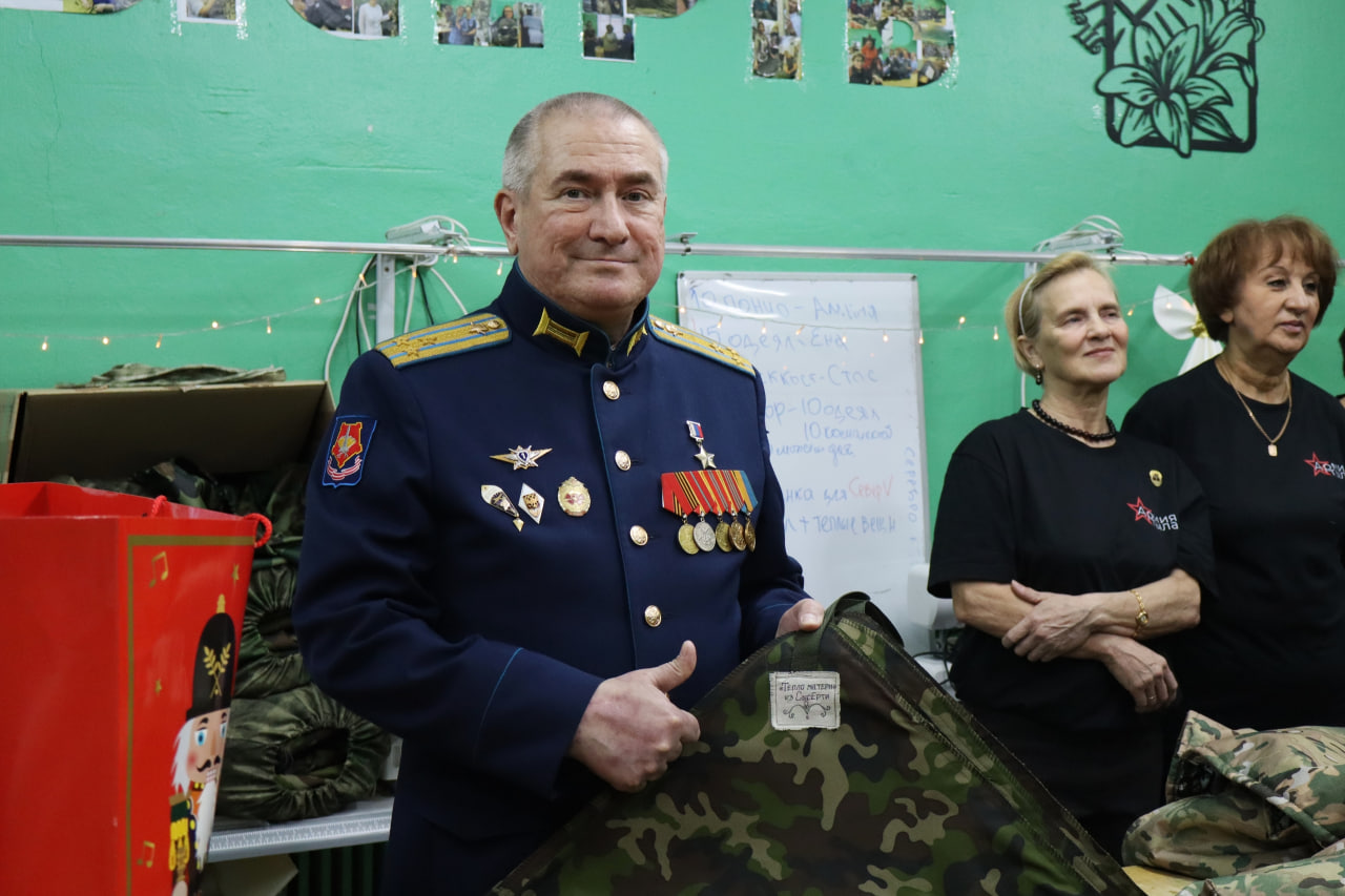 Защитники России в гостях у волонтеров «Тепла матери» Защитники России в гостях у волонтеров «Тепла матери»