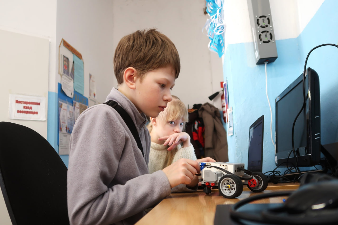 ИНЖЕНЕРЫ БУДУЩЕГО: в Сысерти прошли областные соревнования по робототехнике ИНЖЕНЕРЫ БУДУЩЕГО: в Сысерти прошли областные соревнования по робототехнике