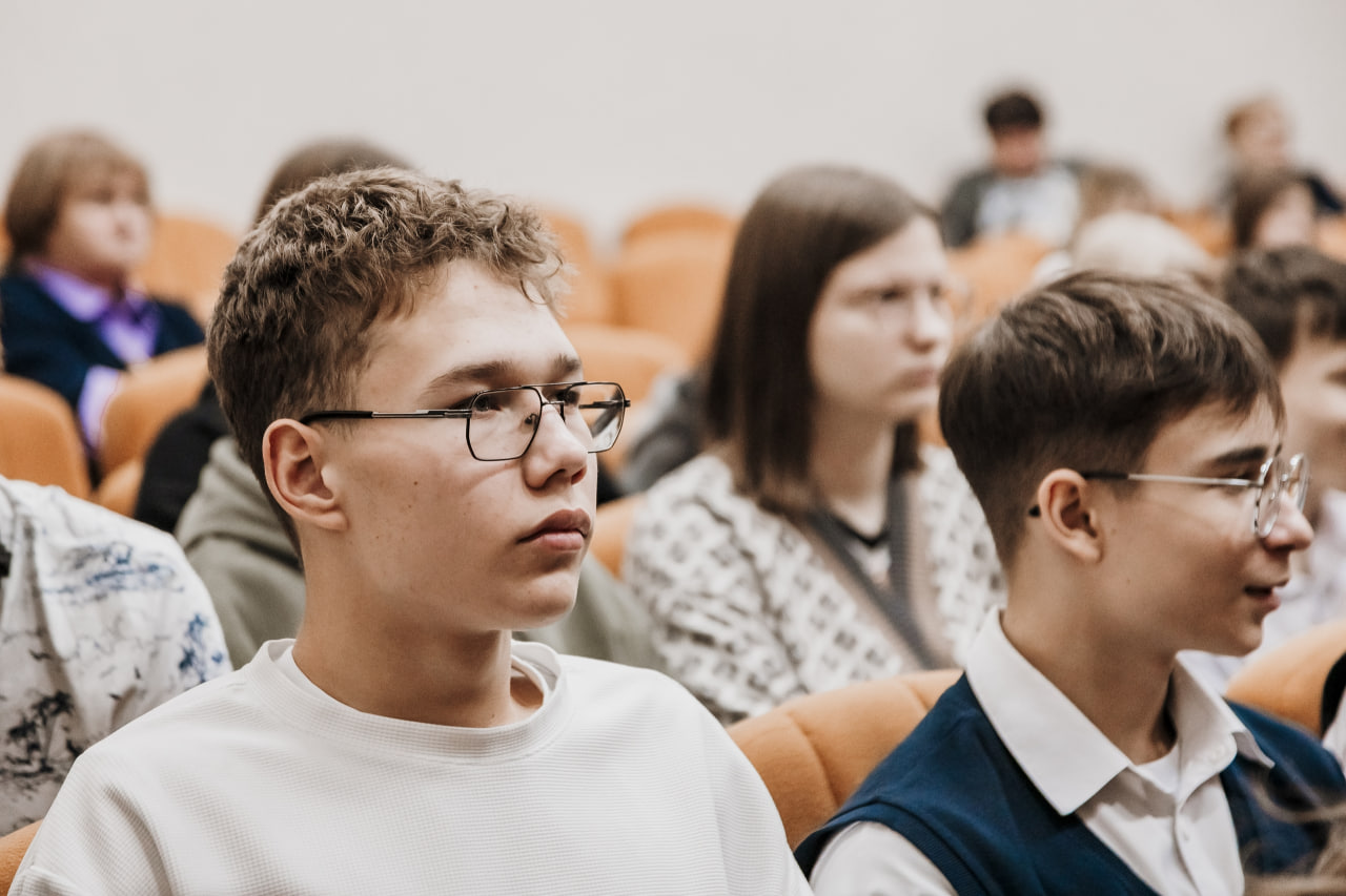 Для старшеклассников Сысерти провели важную лекцию о Холокосте Для старшеклассников Сысерти провели важную лекцию о Холокосте