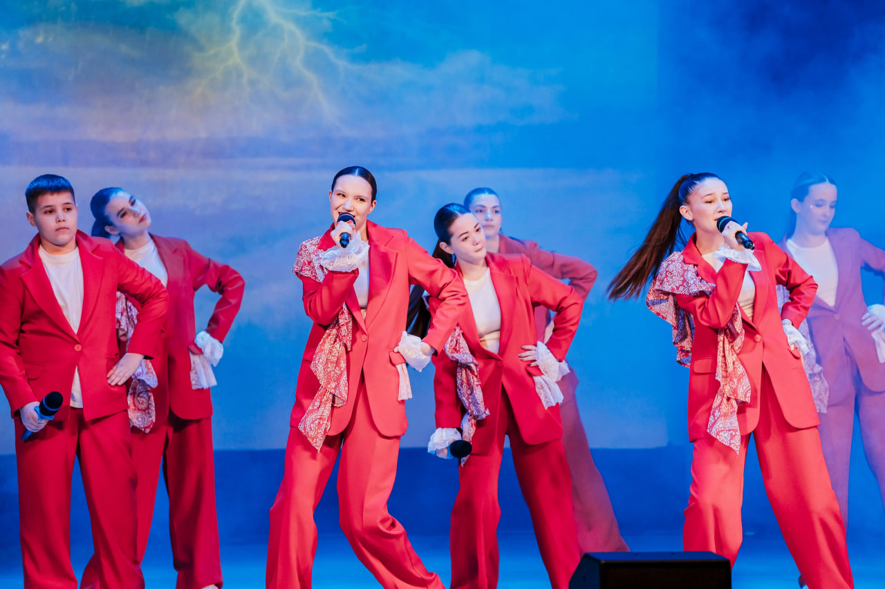 «Народному» театру песни «Овация» - 25 лет! «Народному» театру песни «Овация» - 25 лет!