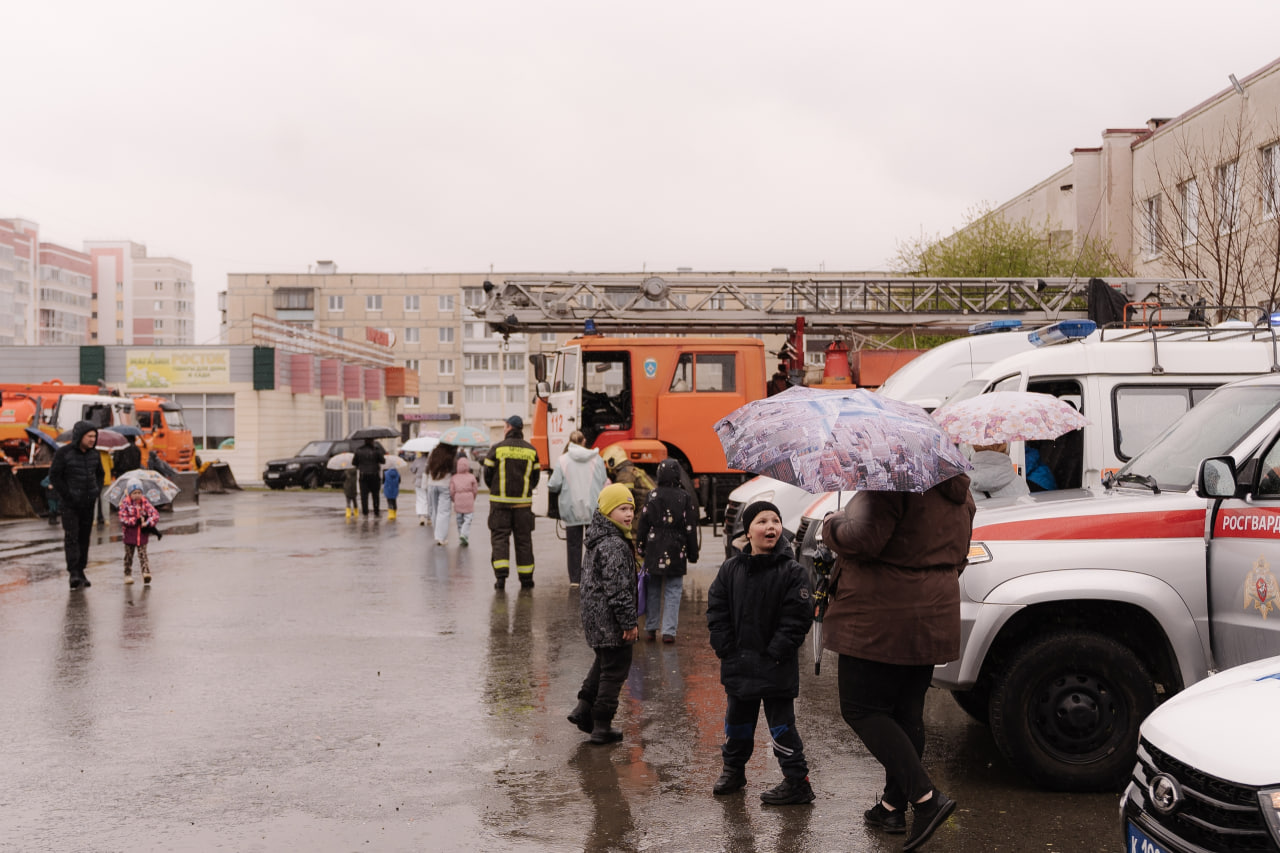 В Сысерти Первомай встретили выставкой спецтехники! В Сысерти Первомай встретили выставкой спецтехники!